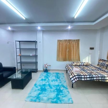 The Moonvine On 360 Appartement Phnom-Penh Buitenkant foto