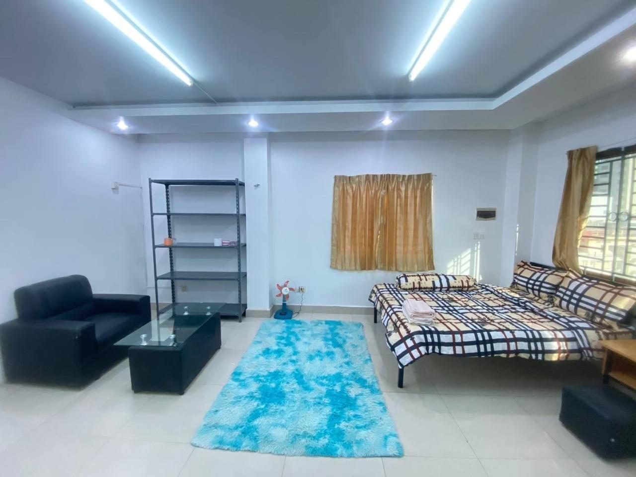 The Moonvine On 360 Appartement Phnom-Penh Buitenkant foto