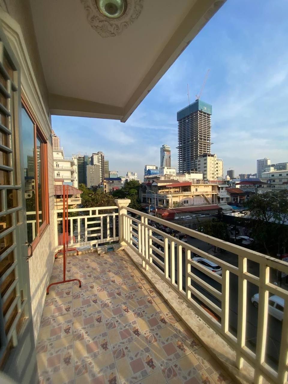 The Moonvine On 360 Appartement Phnom-Penh Buitenkant foto