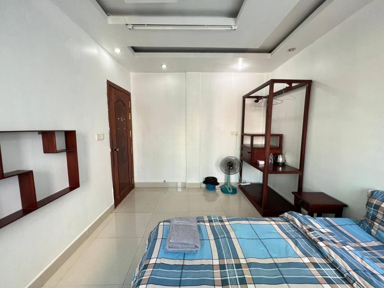 The Moonvine On 360 Appartement Phnom-Penh Buitenkant foto